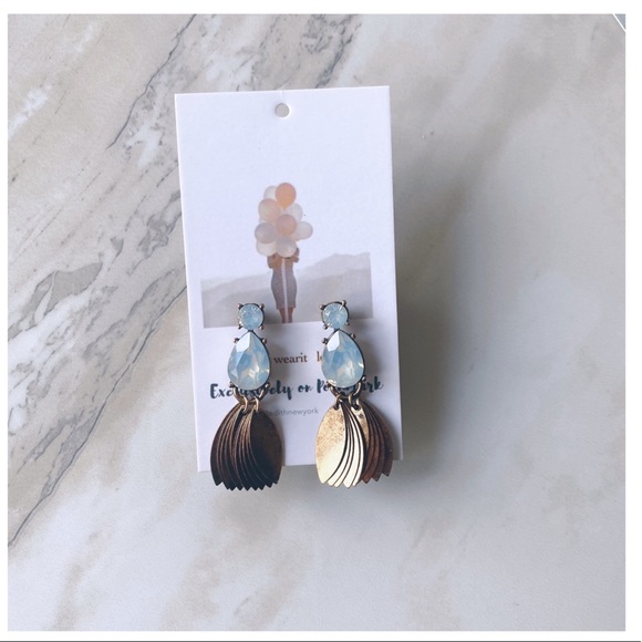 Crystal TearDrop Earrings NWT - Picture 9 of 12